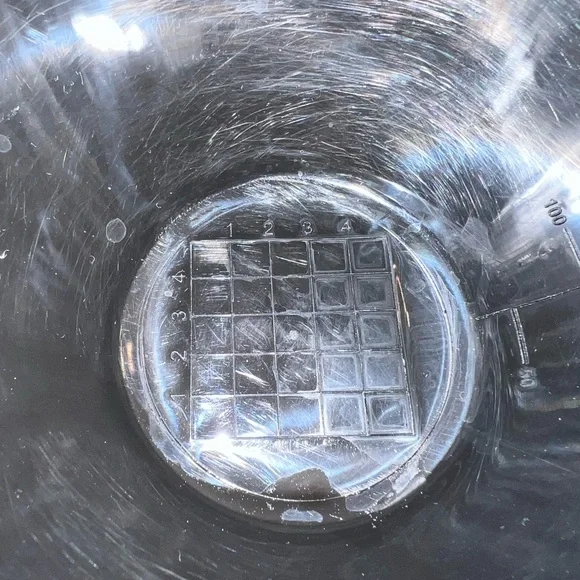 Hair Dye Kit with 2 Bowls, cape and foils. - Picture 2 of 6